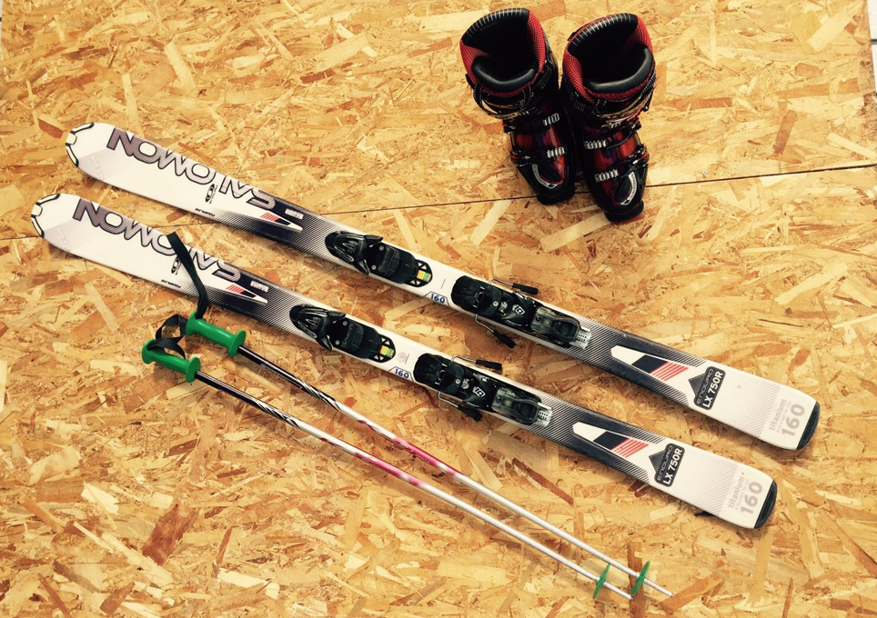 Ski & Snowboard Rental Shop SNOW RENTAL