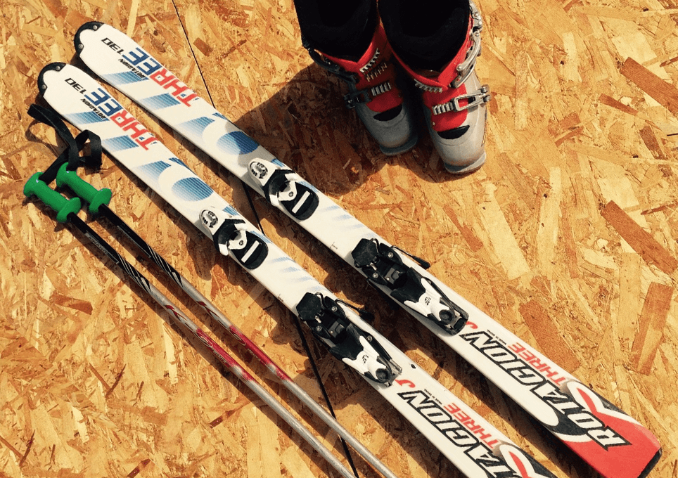 Ski & Snowboard Rental Shop SNOW RENTAL